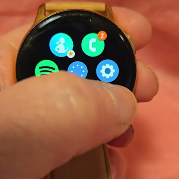 Samsung Galaxy Active 2 Watch Gold 40mm w/ original box LTE / Bluetooth / WIFI - Picture 5 of 9